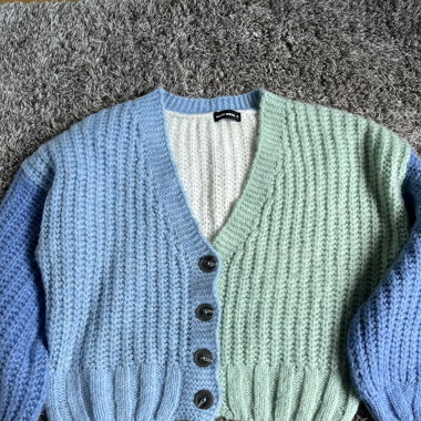 Pastellfarbener Langarm-Cardigan