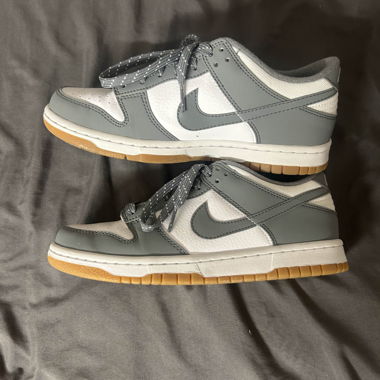 NIKE grau
