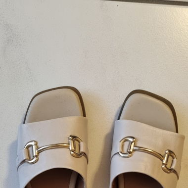 Pantoletten Gr. 36, Leder, Beige