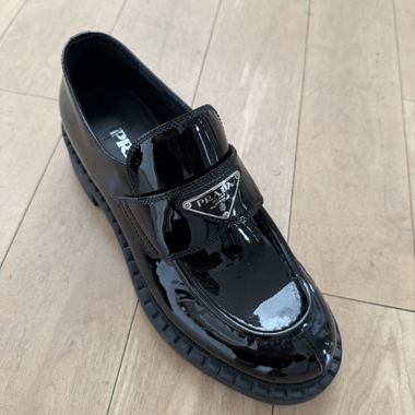 Prada Loafer in pelle verniciata