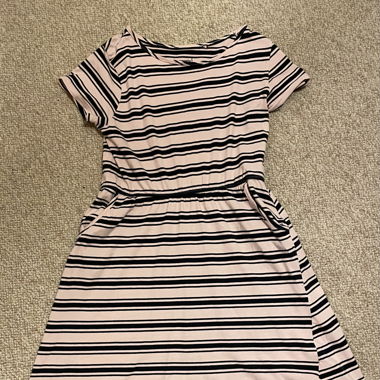 Bequemes Lounge Kleid mit Streifendesign