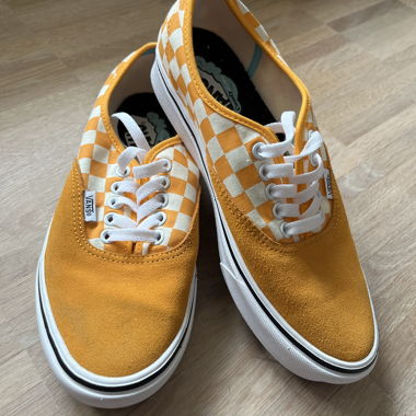 Vans in vendita