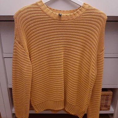 Maglione giallo in maglia