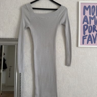 Vestito maglione grigio a coste maniche lunghe