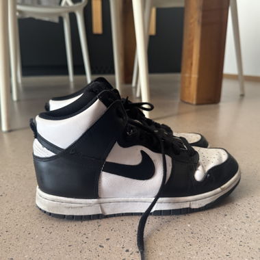 Nike Dunk High Panda