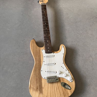 E-Gitarre aus Holz