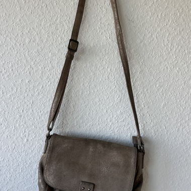 Borsa in pelle leggermente glitterata