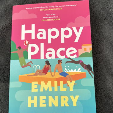 Buch Happy Place Emily Henry