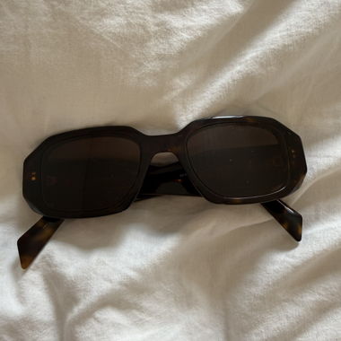 Lunettes de soleil Prada