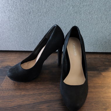 Black Velvet Pumps