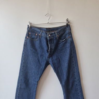 Levi 501 blue jeans