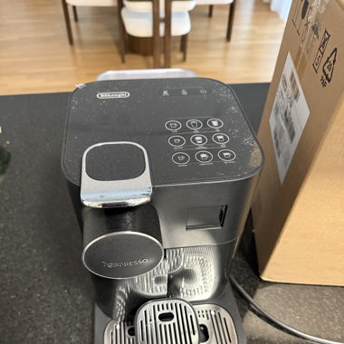 Nespresso Delonghi Kaffeemaschine Wie neu ! 