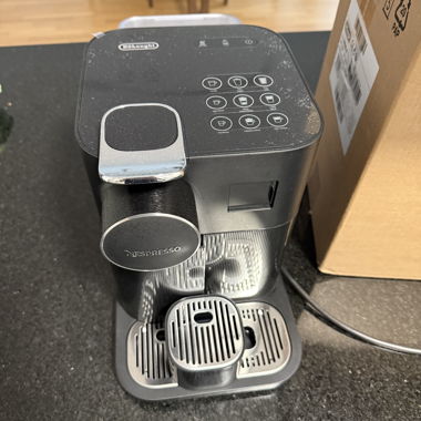 Nespresso Delonghi Kaffeemaschine Wie neu ! 