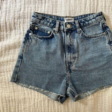 WEEKDAY Blue High-waisted Denim Shorts