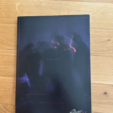 ALBUM KPOP STRAY KIDS 