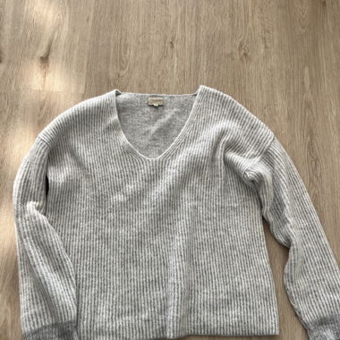 Maglione con scollo a V
