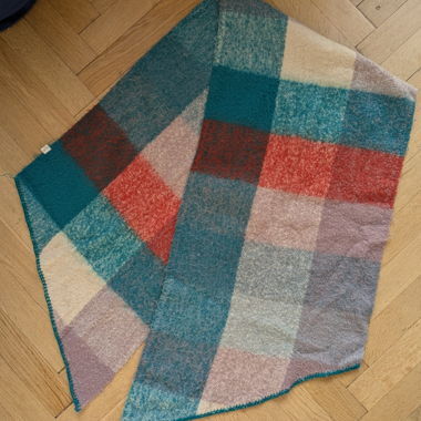 Écharpe à carreaux colorée