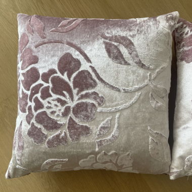 2 Dekokissenhüllen in Altrosa / Rosé-Samtoptik