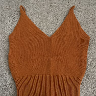 orange top
