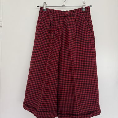 Red houndstooth wool shorts