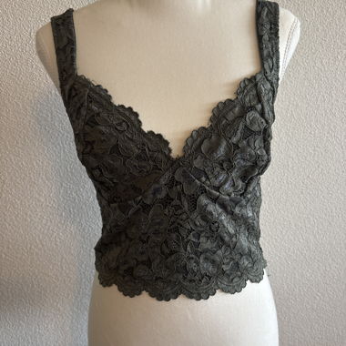 Top corto in pizzo verde scuro