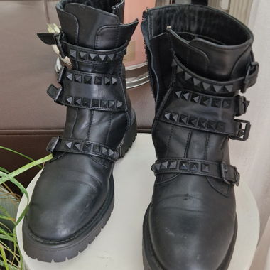 Bottines biker noires à clous, taille 36