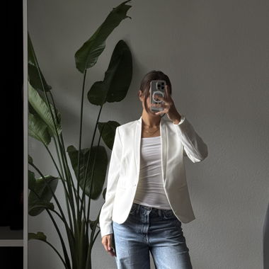 Blazer blanc élégant de Mango en taille XS