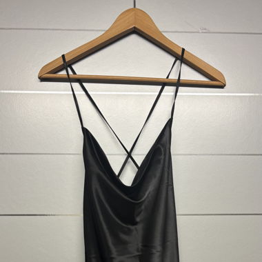 Schwarzes Kleid