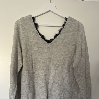 Pullover mit V- Ausschnitt