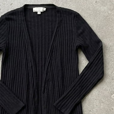 Gilet en tricot noir côtelé