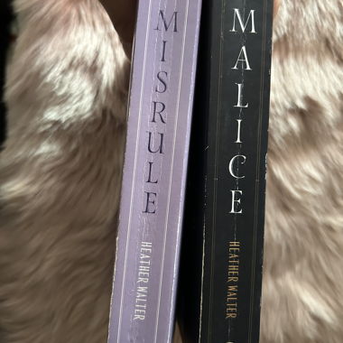 Coffret de livres, Malice et Misrule
