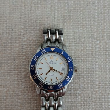 Swiss Vintage CONTINENTAL Damenuhr