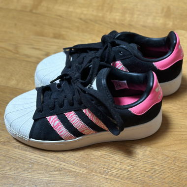 Neu Adidas Schuhe 