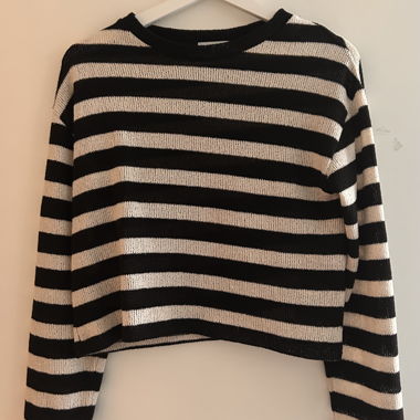Gestreifter Strickpullover