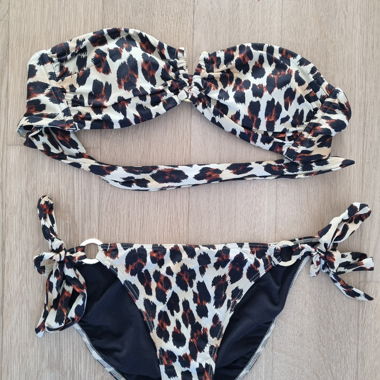 Bikini Leo