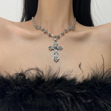 Halskette mit Kreuz (fabrikneu) 
