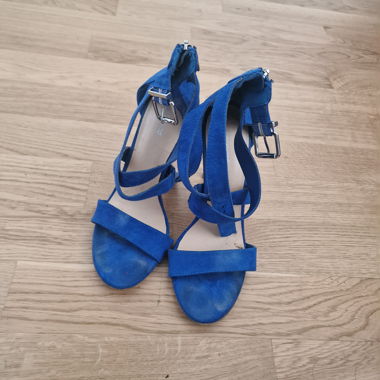 Sandali blu reale
