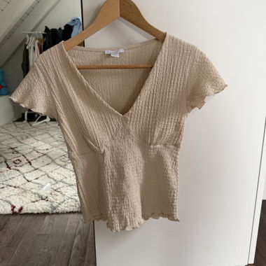 Beige Amisu top with V-neck, size S