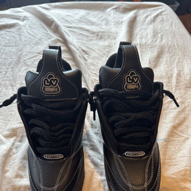 LV Skates Schwarz
