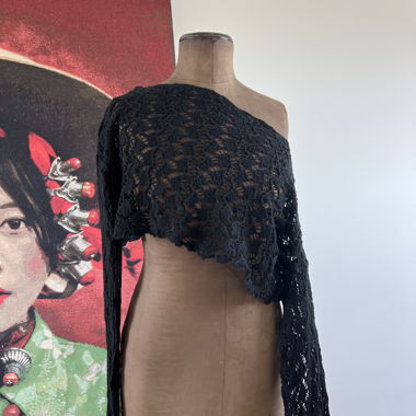 Schwarzer gehäkelter Pulli 