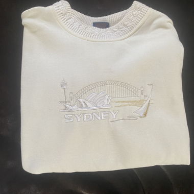 Pullover mit gesticktem Design 