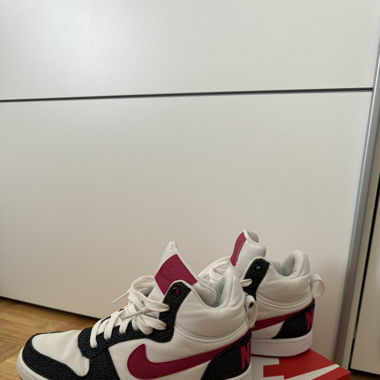 Nike shoes //37,5