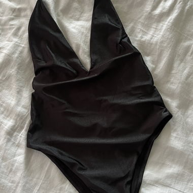 H&M schwarzer Halter-Badeanzug