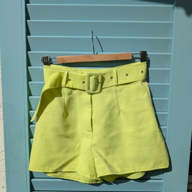 Pantaloncini Lime con cintura di Missguiged