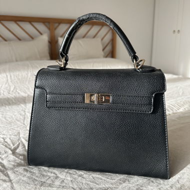 Schwarze Handtasche
