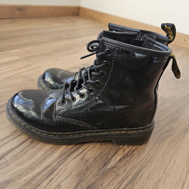 Dr. Martens vernis