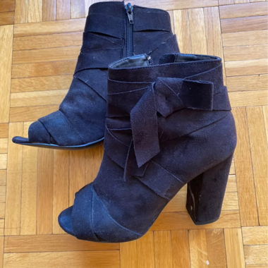 Black boots