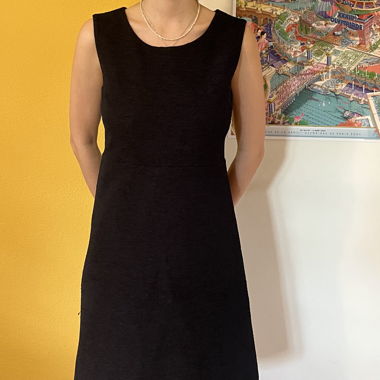 dunkelblaues COS Kleid