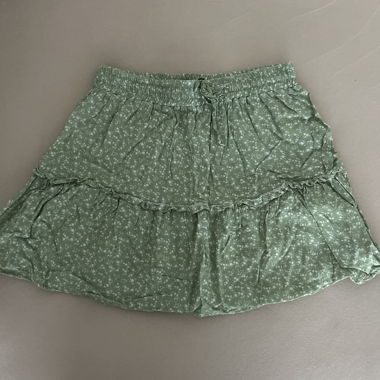 Subdued skirt