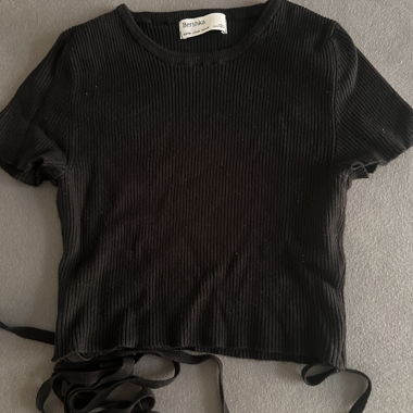 Schwarzes Bershka Crop Top mit Bindebändern